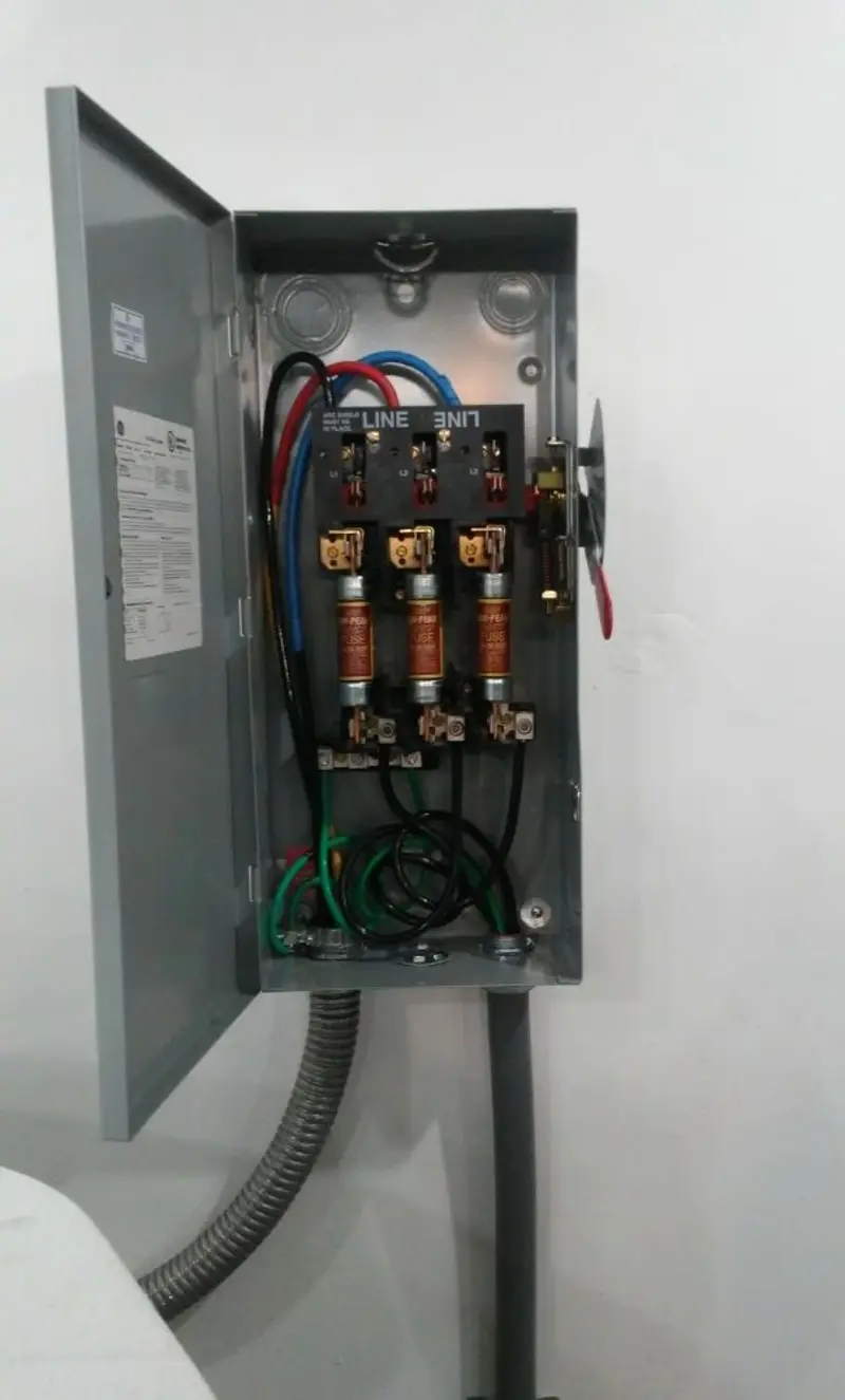 Three-phase disconnect switch installed for Smoke Detector Installation in Manhattan
